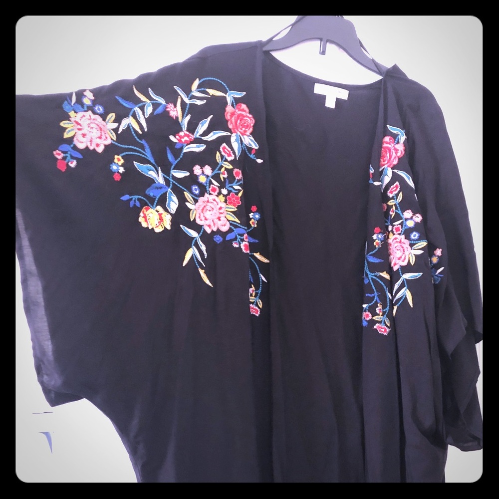 👘 Nine Britton Kimono style wrap